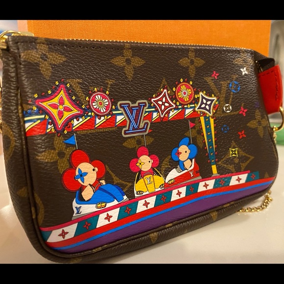 Meet your Posher, Jessica - Picture 2 of 2